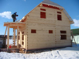 Стоит ли строить дом зимой?